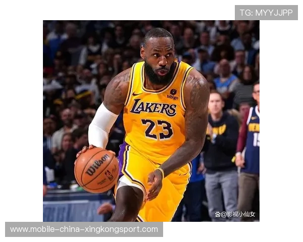 詹姆斯精准指挥进攻,湖人稳稳推进