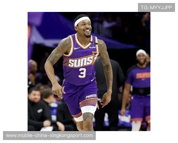 比尔外线火力强劲，进攻端节奏紧凑，比尔打什么位置