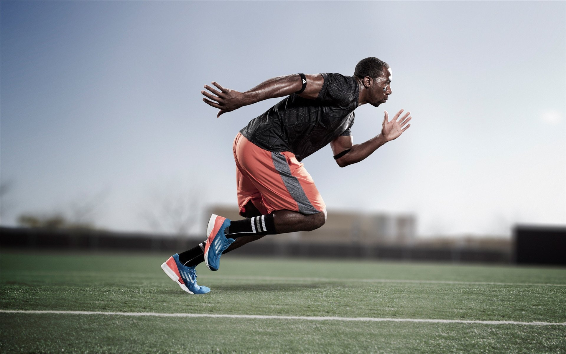 “沿轨道绿化带骑行试验赛” 平直路线适合新手入门