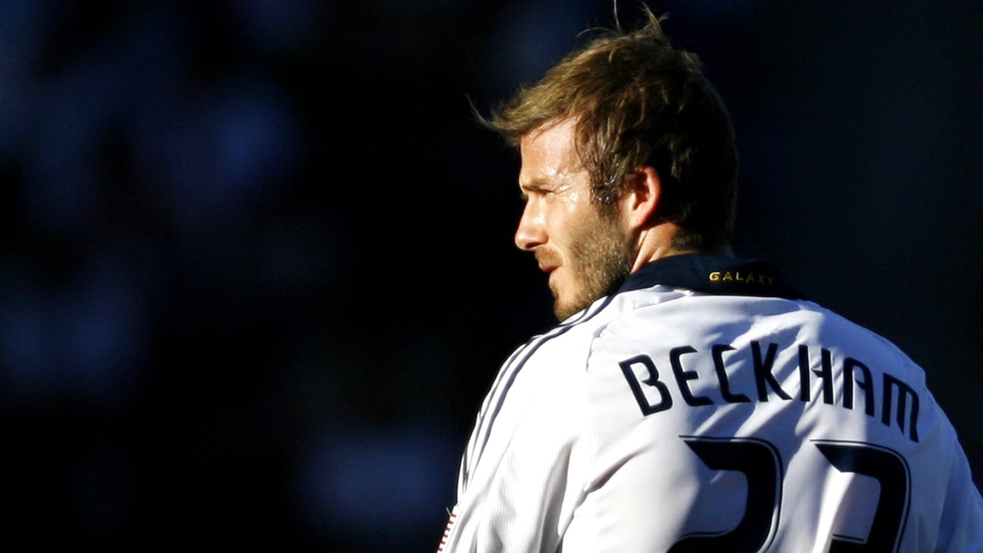 世界杯揭幕战打响 东道主爆冷击败世界劲旅